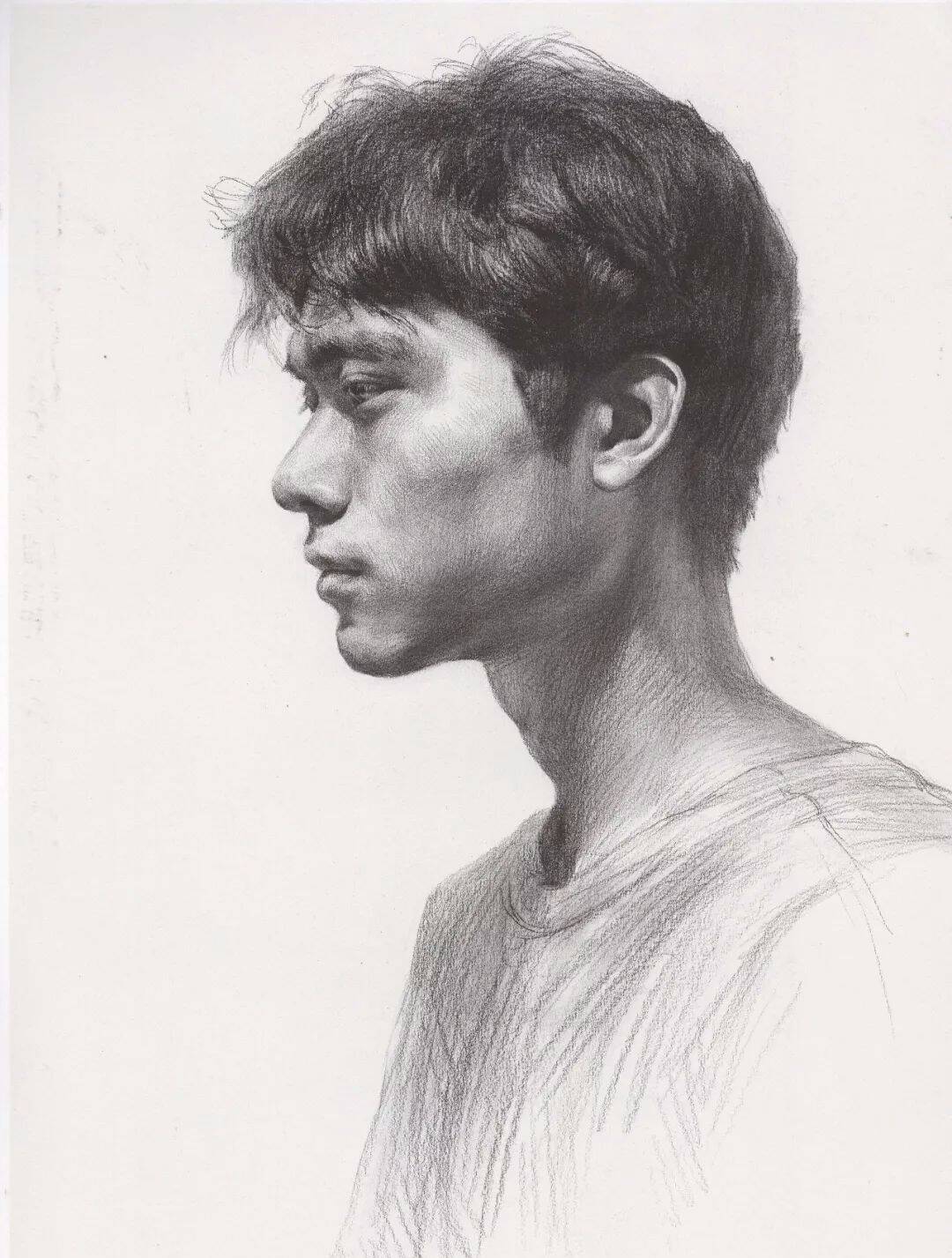 正側、四分之三側素描頭像刻畫還不會的美術生，重慶美術培訓畫室為你整理重點！