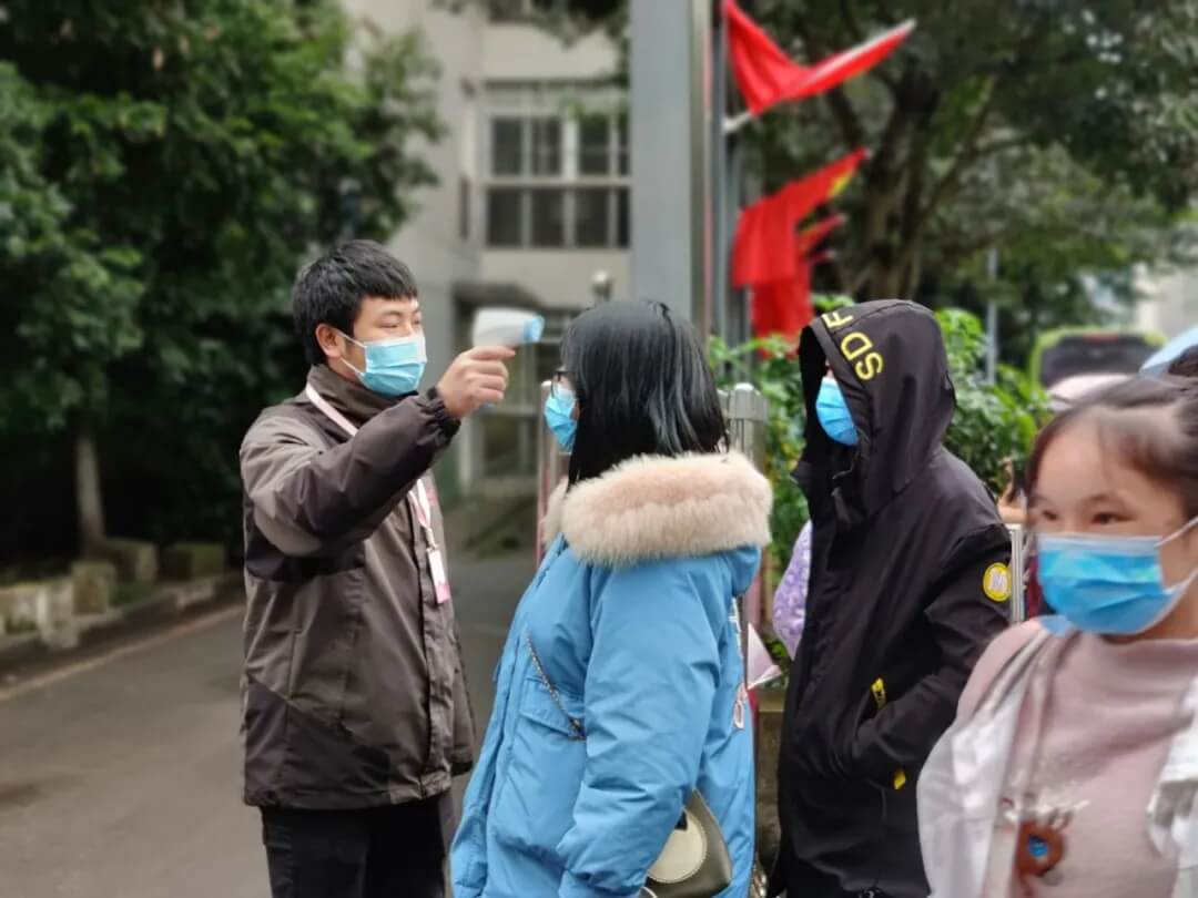 熱烈歡迎四川省藝術生前來龍行藝術考察參觀！