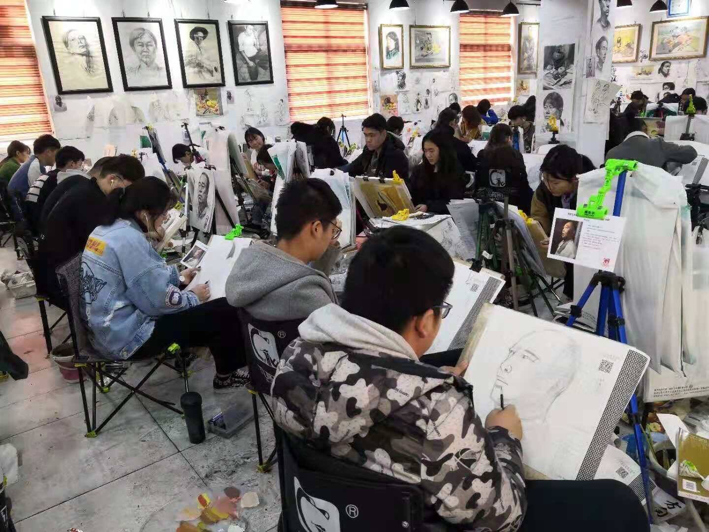 看重慶美術(shù)培訓(xùn)畫室美術(shù)生，學(xué)繪畫過程中走過的彎路